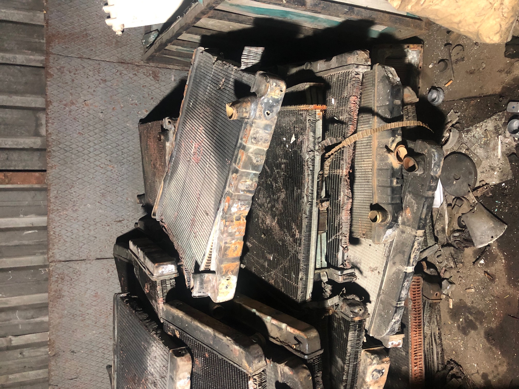 SARI RADYATÖR HURDASI